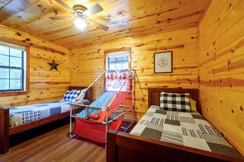 Bedroom - 609 Canoe Rd, Broken Bow, OK 74728 photo 8 of 14