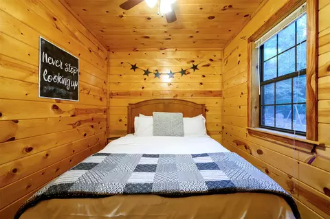 Bedroom - 609 Canoe Rd, Broken Bow, OK 74728 photo 11 of 14