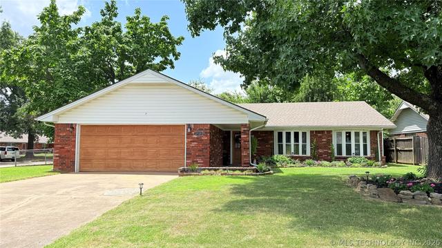 2723 S 26th St, Muskogee, OK 74401