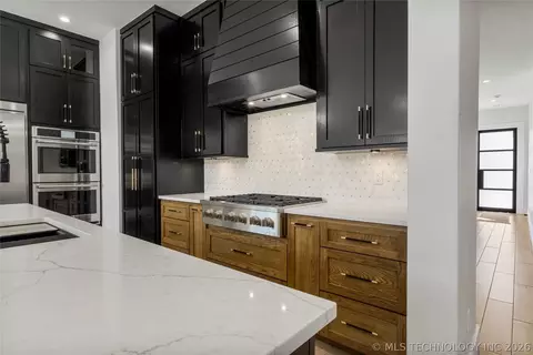 Kitchen - 1029 E 38th Pl, Tulsa, OK 74105 photo 3 of 9