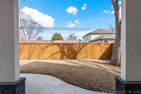 Exterior - 1029 E 38th Pl, Tulsa, OK 74105 photo 7 of 9