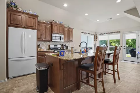 Kitchen - 1825 E Laredo St, Broken Arrow, OK 74012 photo 1 of 6