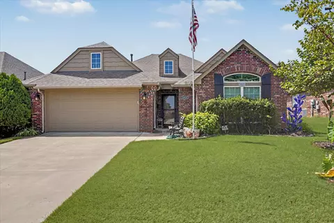 Exterior - 1825 E Laredo St, Broken Arrow, OK 74012 photo 2 of 10