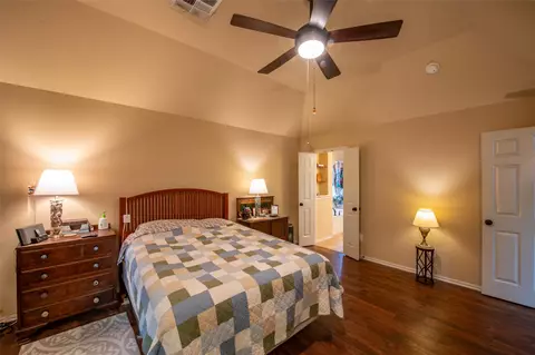 Bedroom - 1825 E Laredo St, Broken Arrow, OK 74012 photo 2 of 4