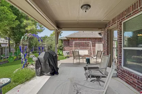 Exterior - 1825 E Laredo St, Broken Arrow, OK 74012 photo 4 of 10
