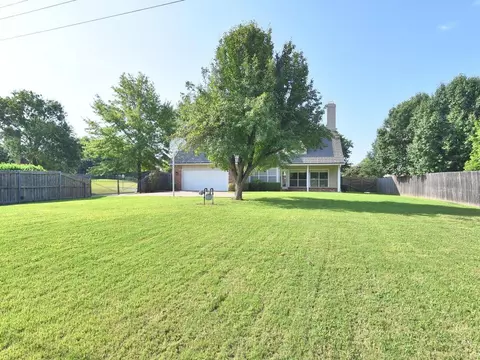 Exterior - 5117 E 77th St, Tulsa, OK 74136 photo 6 of 8