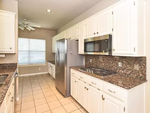 Kitchen - 5117 E 77th St, Tulsa, OK 74136 photo 1 of 4