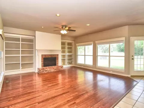Living - 5117 E 77th St, Tulsa, OK 74136 photo 5 of 8