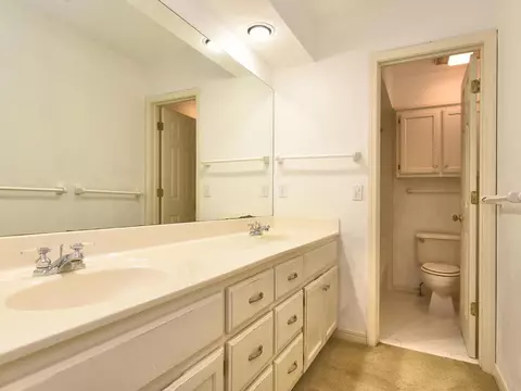 Bath - 5117 E 77th St, Tulsa, OK 74136 photo 4 of 4