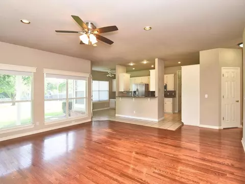 Living - 5117 E 77th St, Tulsa, OK 74136 photo 6 of 8