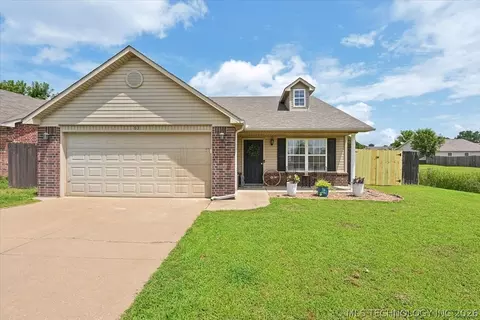 63 W Fairlane Dr, Sapulpa, OK 74066