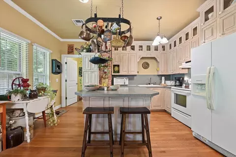 Kitchen - 2115 E 17th Pl, Tulsa, OK 74104 photo 1 of 5