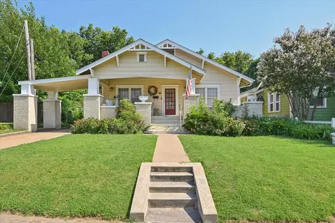 Exterior - 2115 E 17th Pl, Tulsa, OK 74104 photo 2 of 9