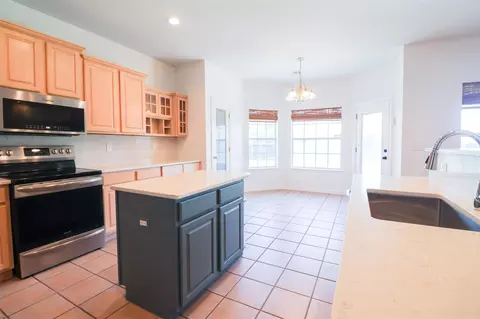 Kitchen - 7129 E 81st St, Tulsa, OK 74133 photo 3 of 4