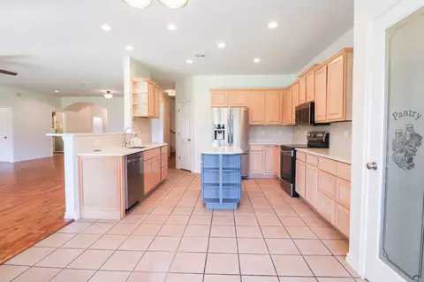 Kitchen - 7129 E 81st St, Tulsa, OK 74133 photo 1 of 4