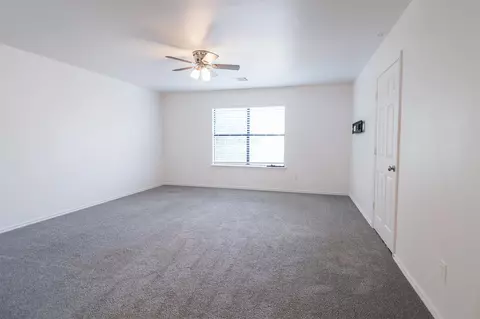 Living - 7129 E 81st St, Tulsa, OK 74133 photo 3 of 3