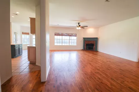 Living - 7129 E 81st St, Tulsa, OK 74133 photo 1 of 3