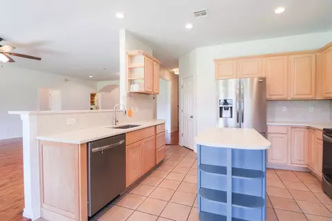 Kitchen - 7129 E 81st St, Tulsa, OK 74133 photo 4 of 4
