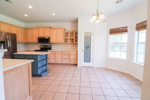 Kitchen - 7129 E 81st St, Tulsa, OK 74133 photo 2 of 4