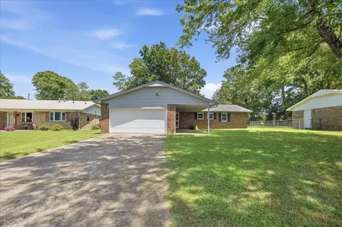 2204 S 26th, Muskogee, OK 74401