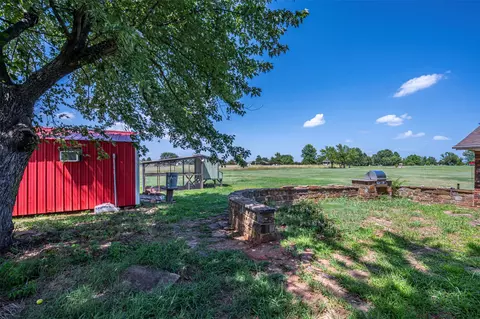 Exterior - 103 E Lakeview Ct, Tecumseh, OK 74873 photo 4 of 6