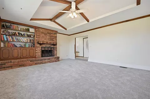 Living - 103 E Lakeview Ct, Tecumseh, OK 74873 photo 4 of 4