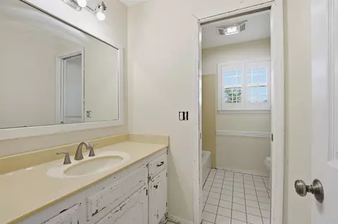 Bath - 103 E Lakeview Ct, Tecumseh, OK 74873 photo 1 of 4