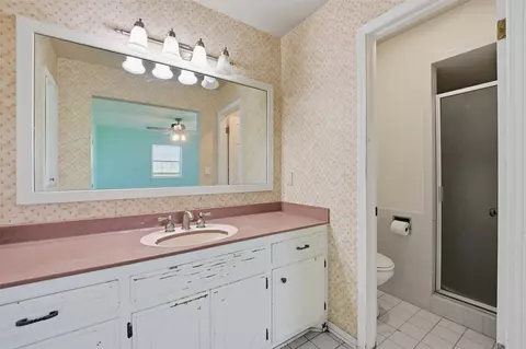 Bath - 103 E Lakeview Ct, Tecumseh, OK 74873 photo 4 of 4