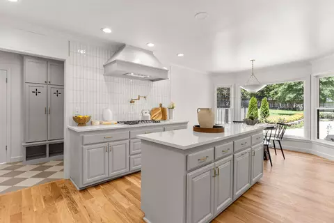Kitchen - 2819 E 37th Pl, Tulsa, OK 74105 photo 7 of 9