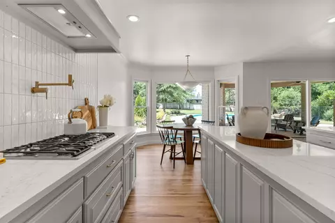 Kitchen - 2819 E 37th Pl, Tulsa, OK 74105 photo 5 of 9