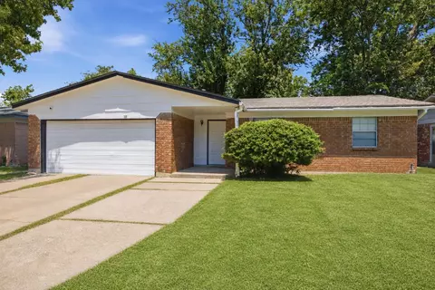Exterior - 12121 E 24th Pl, Tulsa, OK 74129 photo 3 of 6