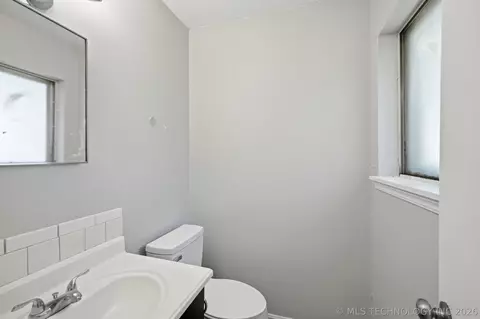 Bath - 12121 E 24th Pl, Tulsa, OK 74129 photo 2 of 2