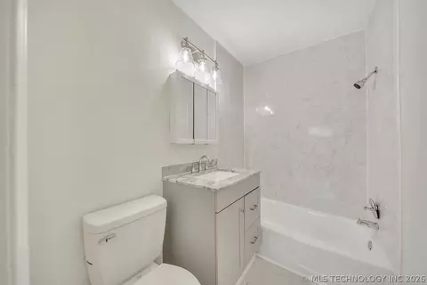 Bath - 8928 E 4th St, Tulsa, OK 74112 photo 1 of 1