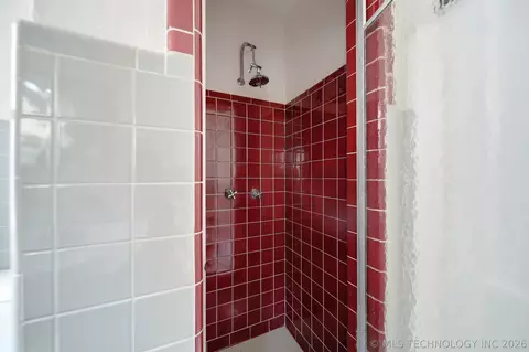 Bath - 217 E 34th St, Tulsa, OK 74105 photo 5 of 7