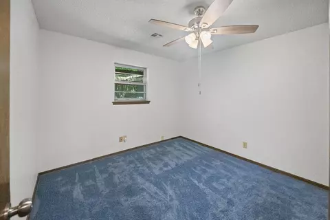 Bedroom - 33960 Eagle Cir, Wagoner, OK 74467 photo 3 of 4