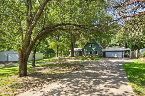 Exterior - 33960 Eagle Cir, Wagoner, OK 74467 photo 2 of 7
