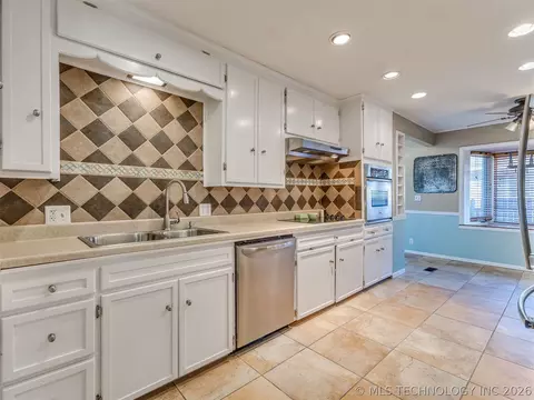 Kitchen - 1568 E 60 St, Tulsa, OK 74105 photo 2 of 5
