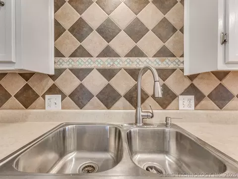 Kitchen - 1568 E 60 St, Tulsa, OK 74105 photo 5 of 5