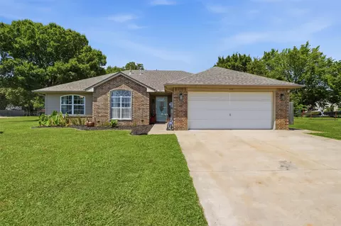208 S 9th Ave E, Stroud, OK 74079