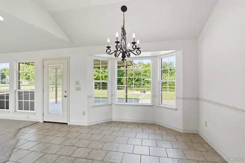Dining - 13535 E 463 Rd, Claremore, OK 74017 photo 2 of 2