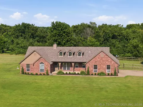Exterior - 13535 E 463 Rd, Claremore, OK 74017 photo 2 of 9