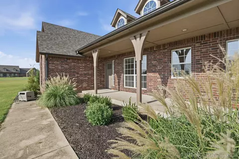 Exterior - 13535 E 463 Rd, Claremore, OK 74017 photo 5 of 9