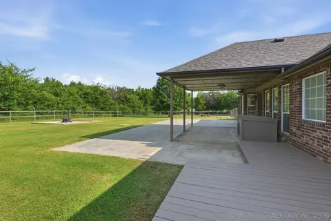 Exterior - 13535 E 463 Rd, Claremore, OK 74017 photo 7 of 9