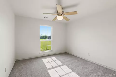 Bedroom - 13535 E 463 Rd, Claremore, OK 74017 photo 5 of 9