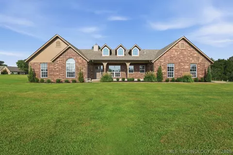 Exterior - 13535 E 463 Rd, Claremore, OK 74017 photo 3 of 9
