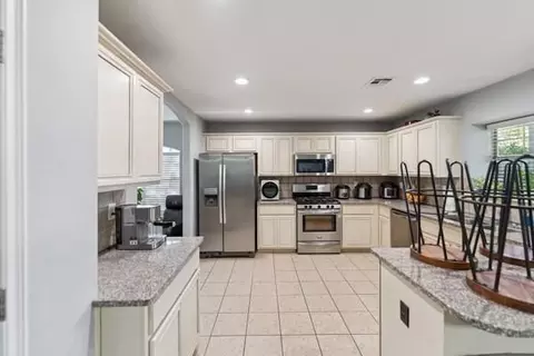 Kitchen - 20208 E 37th St S, Broken Arrow, OK 74014 photo 3 of 4