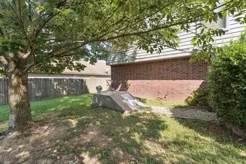 Exterior - 20208 E 37th St S, Broken Arrow, OK 74014 photo 4 of 5