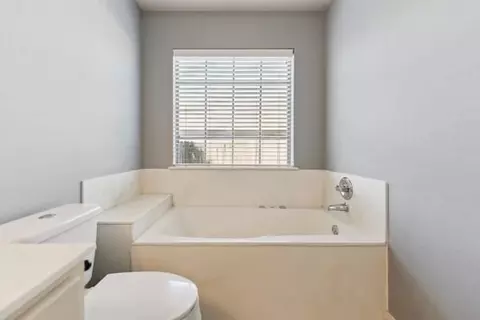 Bath - 20208 E 37th St S, Broken Arrow, OK 74014 photo 3 of 3