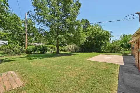 Exterior - 1367 E 46th St, Tulsa, OK 74105 photo 3 of 8