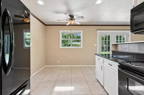 Kitchen - 1367 E 46th St, Tulsa, OK 74105 photo 5 of 5